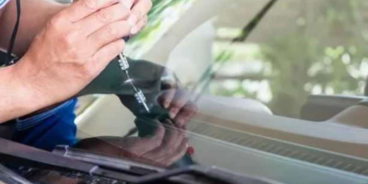 Maintaining Your Car: Changing the Windshield and Removing Car Glass Scratches