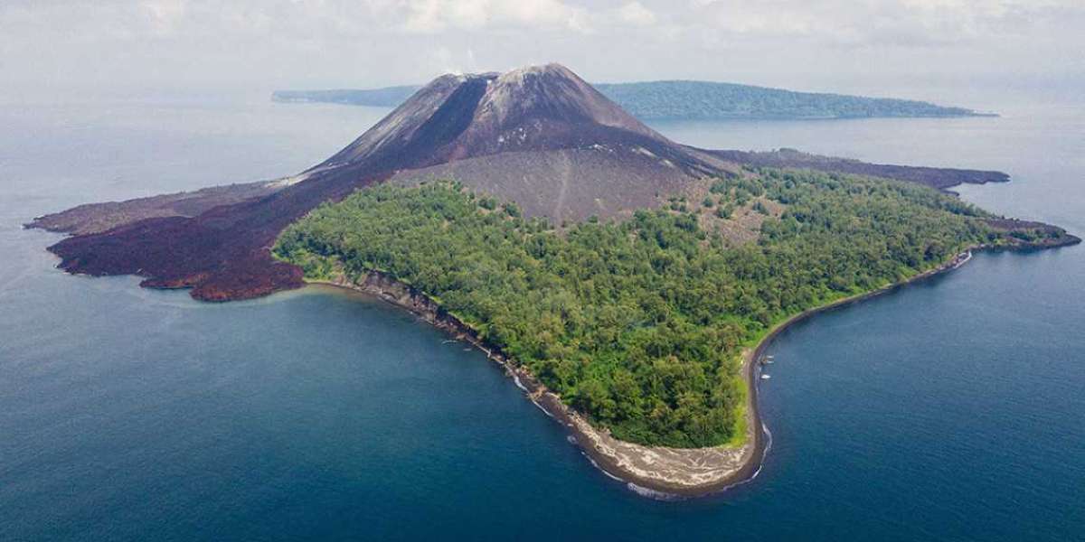 Tips Aman Berwisata Alam di Gunung Krakatau, Lampung